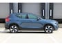 Volvo EX40 Single Motor Extended Range Plus 82 kWh | Trekhaak | Verwarmbare voorstoelen en stuurwiel | Premium audio by Harman Kardon | Keyless | Adaptieve cruise control Warmtepomp