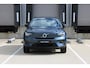 Volvo EX40 Single Motor Extended Range Plus 82 kWh | Trekhaak | Verwarmbare voorstoelen en stuurwiel | Premium audio by Harman Kardon | Keyless | Adaptieve cruise control Warmtepomp