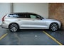 Volvo V60 T8 Plug-in hybrid AWD Plus Dark | Trekhaak | Panoramadak | Verwarmbare voorstoelen, achterbank en stuurwiel | Head-up display | 360 graden camera | Premium audio by Harman Kardon | Apple carplay/Android auto | Keyless |