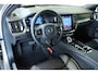 Volvo V60 T8 Plug-in hybrid AWD Plus Dark | Trekhaak | Panoramadak | Verwarmbare voorstoelen, achterbank en stuurwiel | Head-up display | 360 graden camera | Premium audio by Harman Kardon | Apple carplay/Android auto | Keyless |