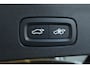 Volvo V60 T8 Plug-in hybrid AWD Plus Dark | Trekhaak | Panoramadak | Verwarmbare voorstoelen, achterbank en stuurwiel | Head-up display | 360 graden camera | Premium audio by Harman Kardon | Apple carplay/Android auto | Keyless |