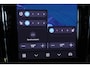 Volvo V60 T8 Plug-in hybrid AWD Plus Dark | Trekhaak | Panoramadak | Verwarmbare voorstoelen, achterbank en stuurwiel | Head-up display | 360 graden camera | Premium audio by Harman Kardon | Apple carplay/Android auto | Keyless |