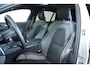 Volvo V60 T8 Plug-in hybrid AWD Plus Dark | Trekhaak | Panoramadak | Verwarmbare voorstoelen, achterbank en stuurwiel | Head-up display | 360 graden camera | Premium audio by Harman Kardon | Apple carplay/Android auto | Keyless |