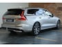 Volvo V60 T8 Plug-in hybrid AWD Plus Dark | Trekhaak | Panoramadak | Verwarmbare voorstoelen, achterbank en stuurwiel | Head-up display | 360 graden camera | Premium audio by Harman Kardon | Apple carplay/Android auto | Keyless |