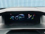 Peugeot e-2008 EV GT Pack 50 kWh Soh 100% | Alcantara bekleding | Achteruitrijcamera | Keyless entry & start | Stoelverwarming | Adeptieve cruise control | Led verlichting interieur | Apple carplay & Android auto