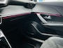 Peugeot e-2008 EV GT Pack 50 kWh Soh 100% | Alcantara bekleding | Achteruitrijcamera | Keyless entry & start | Stoelverwarming | Adeptieve cruise control | Led verlichting interieur | Apple carplay & Android auto