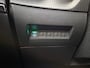 Peugeot e-2008 EV GT 54 kWh Panorama Dak | Camera Rondom | Alcantare/Leer | Elek. Stoel met Massage | 18" Lichtmetaal | Stoelverwarming | Achteruitrijcamera | Afwijkende dakkleur | Airco (automatisch)