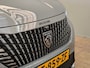 Peugeot e-2008 EV GT 54 kWh Panorama Dak | Camera Rondom | Alcantare/Leer | Elek. Stoel met Massage | 18" Lichtmetaal | Stoelverwarming | Achteruitrijcamera | Afwijkende dakkleur | Airco (automatisch)