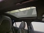 Peugeot e-2008 EV GT 54 kWh Panorama Dak | Camera Rondom | Alcantare/Leer | Elek. Stoel met Massage | 18" Lichtmetaal | Stoelverwarming | Achteruitrijcamera | Afwijkende dakkleur | Airco (automatisch)
