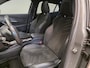 Peugeot e-2008 EV GT 54 kWh Panorama Dak | Camera Rondom | Alcantare/Leer | Elek. Stoel met Massage | 18" Lichtmetaal | Stoelverwarming | Achteruitrijcamera | Afwijkende dakkleur | Airco (automatisch)