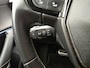Peugeot e-2008 EV GT 54 kWh Panorama Dak | Camera Rondom | Alcantare/Leer | Elek. Stoel met Massage | 18" Lichtmetaal | Stoelverwarming | Achteruitrijcamera | Afwijkende dakkleur | Airco (automatisch)