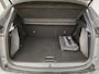 Peugeot e-2008 EV GT 54 kWh Panorama Dak | Camera Rondom | Alcantare/Leer | Elek. Stoel met Massage | 18" Lichtmetaal | Stoelverwarming | Achteruitrijcamera | Afwijkende dakkleur | Airco (automatisch)