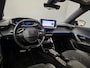 Peugeot e-2008 EV GT 54 kWh Panorama Dak | Camera Rondom | Alcantare/Leer | Elek. Stoel met Massage | 18" Lichtmetaal | Stoelverwarming | Achteruitrijcamera | Afwijkende dakkleur | Airco (automatisch)