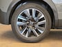 Peugeot e-2008 EV GT 54 kWh Panorama Dak | Camera Rondom | Alcantare/Leer | Elek. Stoel met Massage | 18" Lichtmetaal | Stoelverwarming | Achteruitrijcamera | Afwijkende dakkleur | Airco (automatisch)