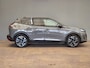 Peugeot e-2008 EV GT 54 kWh Panorama Dak | Camera Rondom | Alcantare/Leer | Elek. Stoel met Massage | 18" Lichtmetaal | Stoelverwarming | Achteruitrijcamera | Afwijkende dakkleur | Airco (automatisch)
