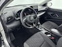 Toyota Yaris 1.5 Hybrid 115 Dynamic | Dodehoek detectie | Parkeersensoren voor/achter | Stoel-/stuurverwarming | Apple Carplay / Android Auto | Keyless | Adaptive Cruise | Clima | Camera | 16 inch
