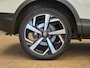 Nissan Qashqai 1.3 DIG-T Premium Edition 19" Lichtmetaal | Lederen Bekleding | Trekhaak | Panorama Dak | Elek. Stoelen | Camera Rondom | Cruise | Navigatie  | Airco (automatisch) | Apple Carplay/Android Auto|telefoonintegratie premium | Chroom delen exterieur