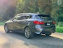 BMW 1-Serie 120i High Executive| Pano | Head-Up |Keyless|Trekhaak | Stuur-/Stoelverwarming