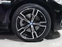 BMW 3-Serie 330e LCI / PANODAK / KEYLESS / HIFI / AMBIENTE / 18" / DRAADLOOS LADEN