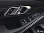 BMW 3-Serie 330e LCI / PANODAK / KEYLESS / HIFI / AMBIENTE / 18" / DRAADLOOS LADEN