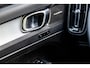 Volvo XC40 2.0 B4 Plus Dark | Trekhaak | Lichtmetalen Velgen 19 inch | All-Season banden | Harman Kardon Audio | Achteruitrijcamera | Parkeersensoren | Keyless Entry | Elektrische Achterklep | Elektrisch Verstelbare Voorstoelen | Stoelverwarming | Google Navigatie | Apple Carplay | Android Auto