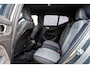 Volvo XC40 2.0 B4 Plus Dark | Trekhaak | Lichtmetalen Velgen 19 inch | All-Season banden | Harman Kardon Audio | Achteruitrijcamera | Parkeersensoren | Keyless Entry | Elektrische Achterklep | Elektrisch Verstelbare Voorstoelen | Stoelverwarming | Google Navigatie | Apple Carplay | Android Auto