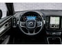 Volvo XC40 2.0 B4 Plus Dark | Trekhaak | Lichtmetalen Velgen 19 inch | All-Season banden | Harman Kardon Audio | Achteruitrijcamera | Parkeersensoren | Keyless Entry | Elektrische Achterklep | Elektrisch Verstelbare Voorstoelen | Stoelverwarming | Google Navigatie | Apple Carplay | Android Auto