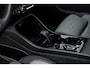 Volvo XC40 2.0 B4 Plus Dark | Trekhaak | Lichtmetalen Velgen 19 inch | All-Season banden | Harman Kardon Audio | Achteruitrijcamera | Parkeersensoren | Keyless Entry | Elektrische Achterklep | Elektrisch Verstelbare Voorstoelen | Stoelverwarming | Google Navigatie | Apple Carplay | Android Auto