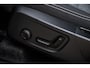 Volvo XC40 2.0 B4 Plus Dark | Trekhaak | Lichtmetalen Velgen 19 inch | All-Season banden | Harman Kardon Audio | Achteruitrijcamera | Parkeersensoren | Keyless Entry | Elektrische Achterklep | Elektrisch Verstelbare Voorstoelen | Stoelverwarming | Google Navigatie | Apple Carplay | Android Auto