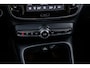Volvo XC40 2.0 B4 Plus Dark | Trekhaak | Lichtmetalen Velgen 19 inch | All-Season banden | Harman Kardon Audio | Achteruitrijcamera | Parkeersensoren | Keyless Entry | Elektrische Achterklep | Elektrisch Verstelbare Voorstoelen | Stoelverwarming | Google Navigatie | Apple Carplay | Android Auto