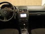 Mercedes-Benz A-klasse 160 Business Class - ORIGINEEL NEDERLANDSE AUTO - AFKOMSTIG VAN 1E EIGENAAR - AFNEEMBARE TREKHAAK - TREKGEWICHT 1000 KG - UNIEK LAGE KM STAND - 16 INCH LICHT METALEN VELGEN - AIRCO - CRUISE CONTROL - PARKEERSENSOREN VOOR/ ACHTER - BLUETOOTH - LICHTSENSOR