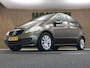 Mercedes-Benz A-klasse 160 Business Class - ORIGINEEL NEDERLANDSE AUTO - AFKOMSTIG VAN 1E EIGENAAR - AFNEEMBARE TREKHAAK - TREKGEWICHT 1000 KG - UNIEK LAGE KM STAND - 16 INCH LICHT METALEN VELGEN - AIRCO - CRUISE CONTROL - PARKEERSENSOREN VOOR/ ACHTER - BLUETOOTH - LICHTSENSOR