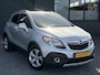 Opel Mokka 1.4 T Cosmo ✓1e Eigenaar✓Pano✓Camera✓Navi✓Leder✓Stoelverwarming✓Leder✓Trekhaak✓Dealer Onderhouden✓Pdc V+A✓6 Bak✓141pk✓Recent beurt gehad✓Bj 12-2015✓N.A.P✓Apk tot 01-2027