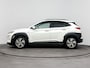 Hyundai Kona Electric EV FASHION 64 kWh | SoH 94% | DODEHOEK DETECTIE | PDC | 3 FASE | WARMTEPOMP | CAMERA | CLIMA | CRUISE ADAPT. | NAVI | PRIVACY GLASS | DAKRAILING | APPLE CAR PLAY & ANDROID AUTO |