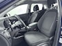 Hyundai Kona Electric EV COMFORT 64 kWh | SoH 95%! | PDC | 3 FASE | WARMTEPOMP | CAMERA | CLIMA | CRUISE ADAPT. | NAVI | PRIVACY GLASS | DAKRAILING | APPLE CAR PLAY & ADROID AUTO |
