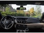 BMW X1 xDrive20i Business NIEUWE MOTOR | Panoramadak | Trekhaak | Bi-Xenon | Cruise Control | Parkeersensoren | NL-Auto |