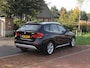 BMW X1 xDrive20i Business NIEUWE MOTOR | Panoramadak | Trekhaak | Bi-Xenon | Cruise Control | Parkeersensoren | NL-Auto |