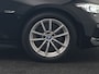 BMW 3-Serie Touring 320e Luxury Line Facelift PHEV Dealer O.H. | Trekhaak Af Fabriek | Panodak | Head Up | Adaptive Cruise | 360 Camera | Lederen Sportstoelen Verwarmd | Sfeerverlichting | Apple Carplay | Keyless | Widescreen Navi | DAB | Plug In Hybrid