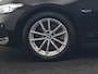 BMW 3-Serie Touring 320e Luxury Line Facelift PHEV Dealer O.H. | Trekhaak Af Fabriek | Panodak | Head Up | Adaptive Cruise | 360 Camera | Lederen Sportstoelen Verwarmd | Sfeerverlichting | Apple Carplay | Keyless | Widescreen Navi | DAB | Plug In Hybrid