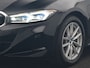 BMW 3-Serie Touring 320e Luxury Line Facelift PHEV Dealer O.H. | Trekhaak Af Fabriek | Panodak | Head Up | Adaptive Cruise | 360 Camera | Lederen Sportstoelen Verwarmd | Sfeerverlichting | Apple Carplay | Keyless | Widescreen Navi | DAB | Plug In Hybrid