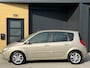 Renault Scenic 2.0-16V Business Line - Airco - Trekhaak - Cruise Control - APK tot Maart 2027