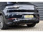 Porsche Cayenne Coupé 3.0 E-Hybrid Platinum Edition SportDesign | Pano | ACC | Trekhaak | 22'' Wielen | Bose | Achterasbesturing | Stoelventilatie | Sportuitlaat |
