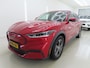 Ford Mustang Mach-E RWD 75 kWh | SOH 92% | Trekhaak | 360 Camera | CarPlay | Bang en Olufsen | Stoel- en stuurverwarming | BTW