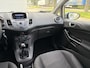 Ford Fiesta 1.0i Style 5-Deurs 66 PK. Zeer zuinige en als nieuw rijdende auto van de tweede eigenaar !!! Distributieriem en waterpomp vervangen !! Slechts 110.000 KM !