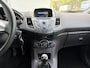 Ford Fiesta 1.0i Style 5-Deurs 66 PK. Zeer zuinige en als nieuw rijdende auto van de tweede eigenaar !!! Distributieriem en waterpomp vervangen !! Slechts 110.000 KM !