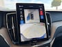 Volvo XC60 T6 Plug-in AWD Ultra Dark / Luchtvering / Trekhaak semi elektrisch /  Panoramadak /