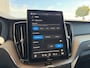 Volvo XC60 T6 Plug-in AWD Ultra Dark / Luchtvering / Trekhaak semi elektrisch /  Panoramadak /