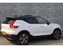 Volvo XC40 2.0 T5 AWD R-Design Intro Edition | Trekhaak | Two-Tone | Panoramadak | Achteruitrijcamera | Parkeersensoren | Keyless Entry | Elektrische Achterklep | Cruise Control | Stoelverwarming voor en achter | Lichtmetalen Velgen 20 inch | Navigatie