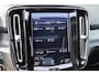 Volvo XC40 2.0 T5 AWD R-Design Intro Edition | Trekhaak | Two-Tone | Panoramadak | Achteruitrijcamera | Parkeersensoren | Keyless Entry | Elektrische Achterklep | Cruise Control | Stoelverwarming voor en achter | Lichtmetalen Velgen 20 inch | Navigatie