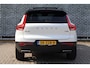 Volvo XC40 2.0 T5 AWD R-Design Intro Edition | Trekhaak | Two-Tone | Panoramadak | Achteruitrijcamera | Parkeersensoren | Keyless Entry | Elektrische Achterklep | Cruise Control | Stoelverwarming voor en achter | Lichtmetalen Velgen 20 inch | Navigatie